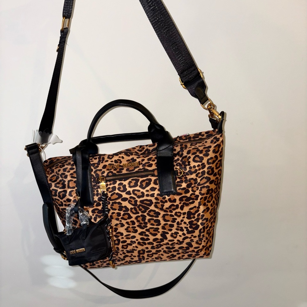 NWT Steve Madden Leopard Bspence crossbody bag with bag charm and multiple strap - Picture 4 of 6